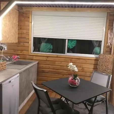 Le Refuge Zen Et Bien-etre Casa de Férias Montpouillan